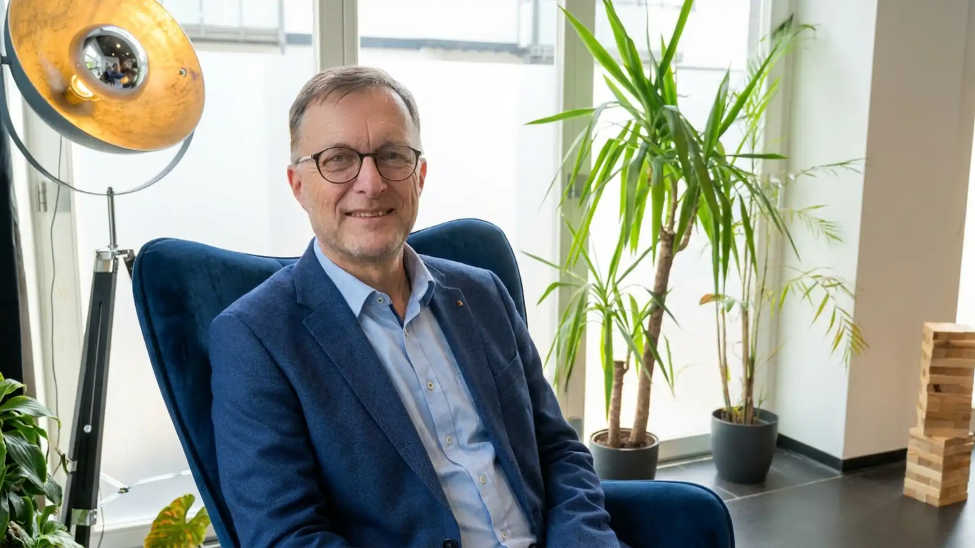 Dr. Baum in seinem Coaching Raum Dr. Baum in seinem Coaching Raum
